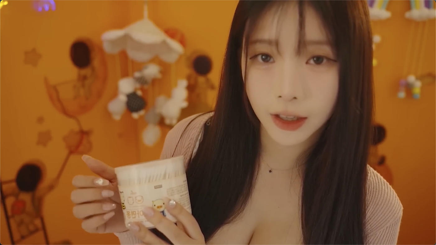 [允英yoonying] 月光下的摇篮曲 | 模拟婴儿护理ASMR·耳语哄睡+棉柔触感视觉放松