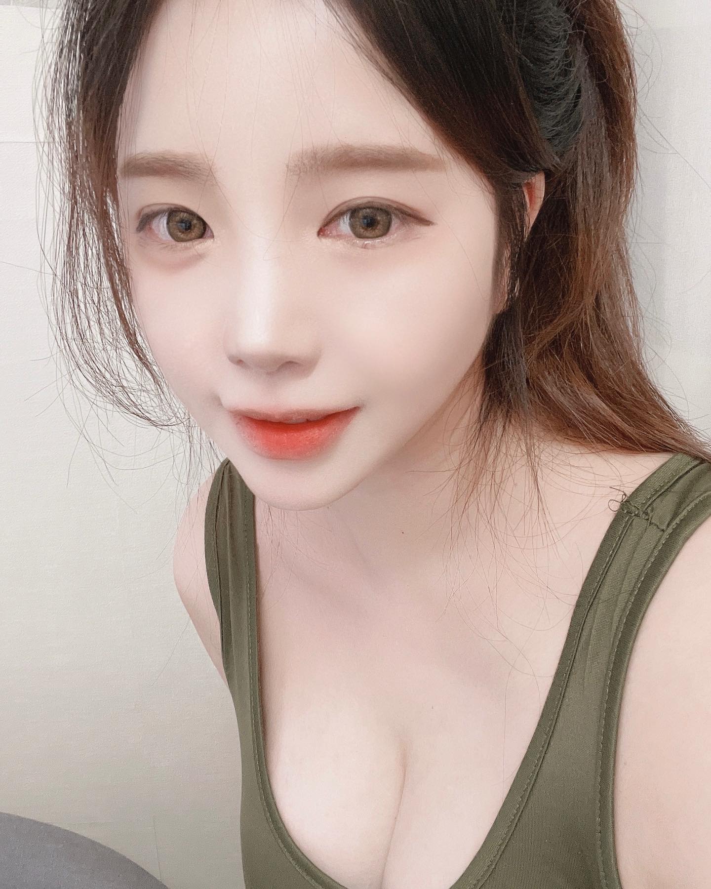 允英yoon ying